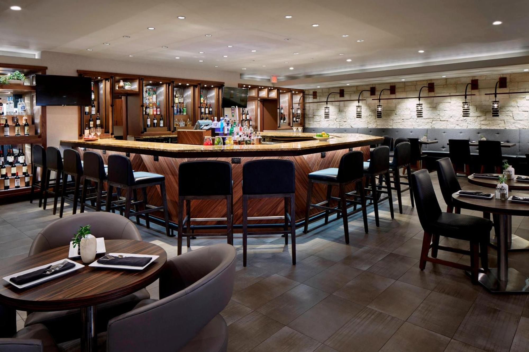 Marriott Dfw Airport South Hotel Fort Worth Bagian luar foto