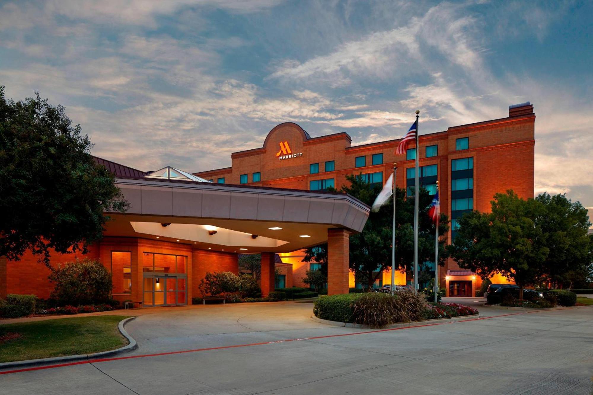 Marriott Dfw Airport South Hotel Fort Worth Bagian luar foto