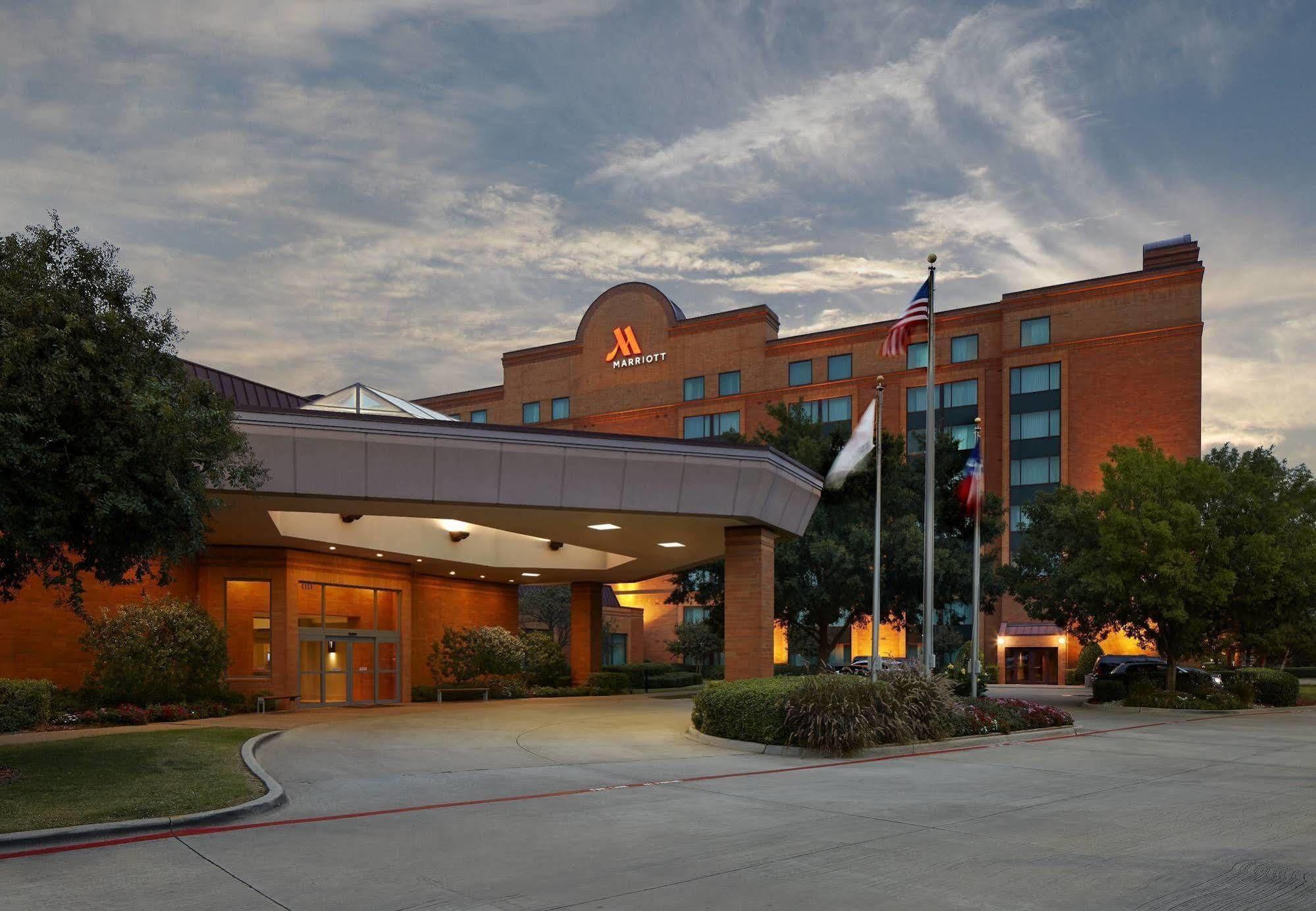 Marriott Dfw Airport South Hotel Fort Worth Bagian luar foto